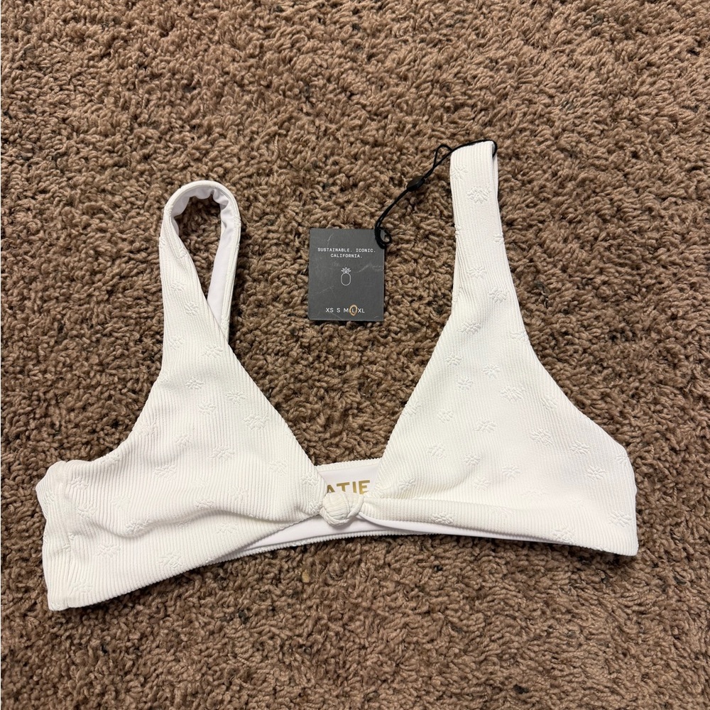 Skatie White bikini top